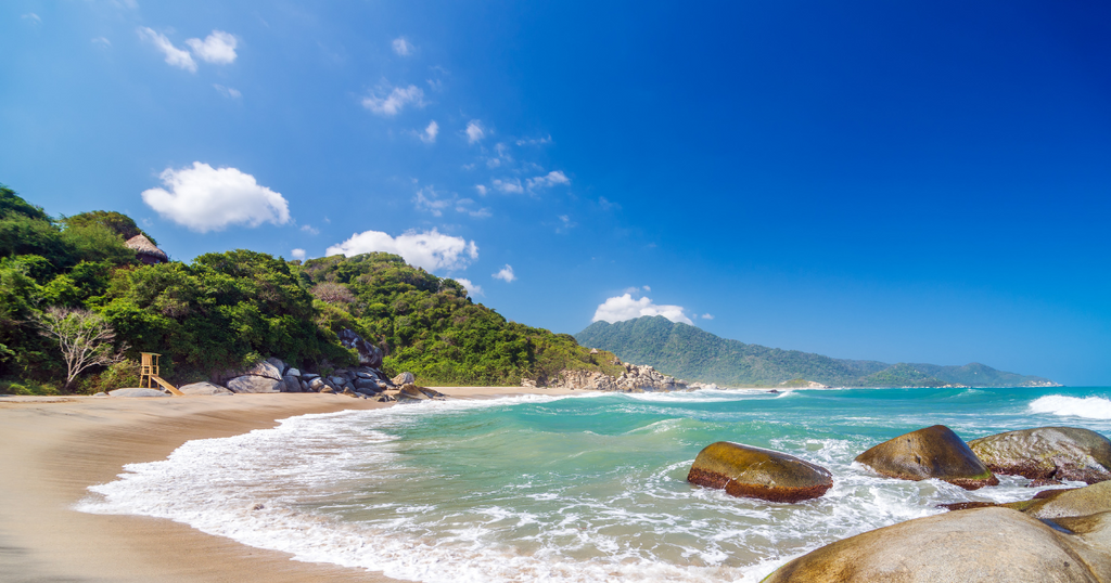 Escapadas Cortas: Los Mejores Destinos en Colombia para Lucir tu Bronceado